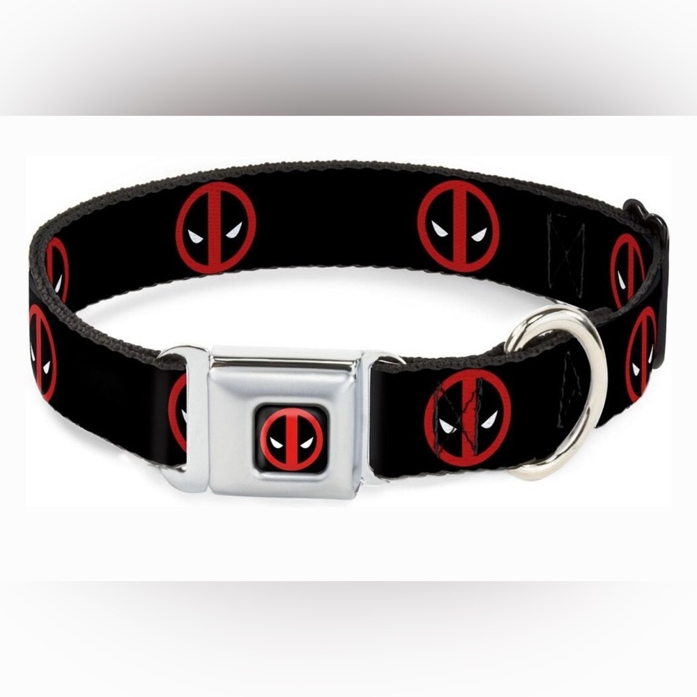 NWT Buckle-Down Marvel Deadpool pet
Collar size medium